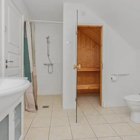 Дом отдыха In With Sauna *